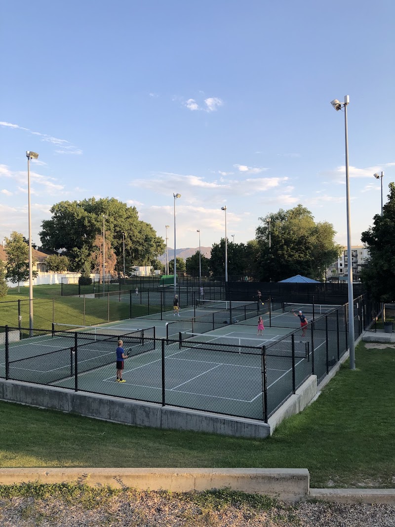 Dewey Bluth Park photo 2