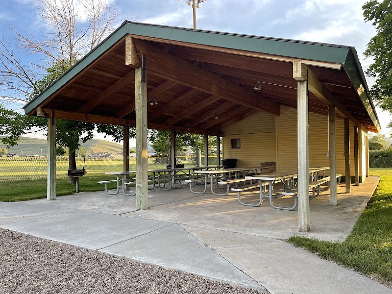 Henry Earley Park photo 3