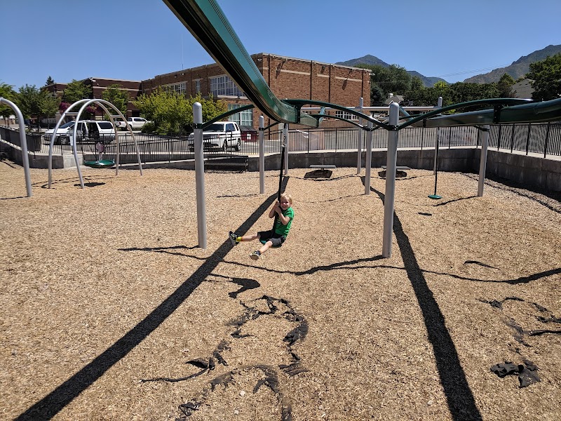 Holladay Park photo 3