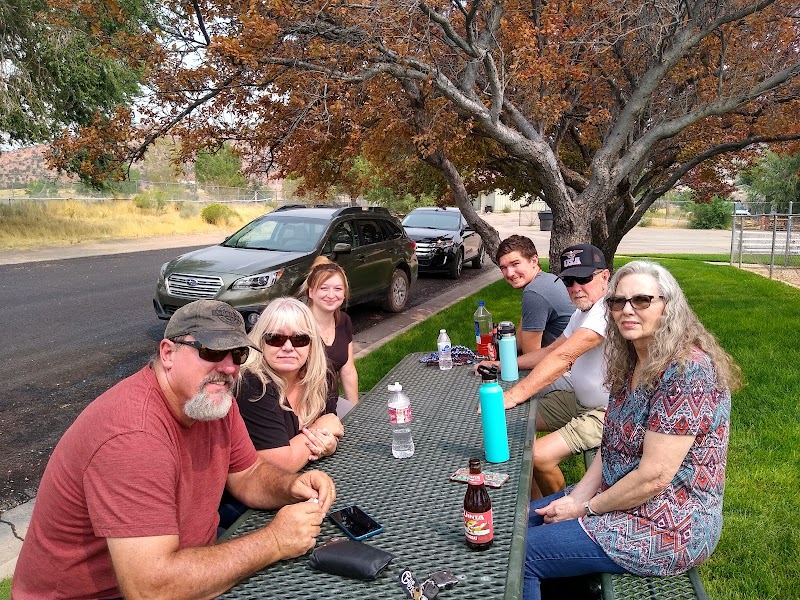 Horseshoe Park photo 2