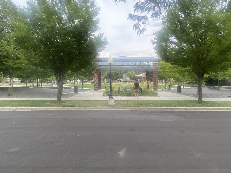 Imperial Park photo 3