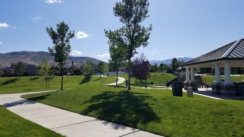 Morning Cloak Park photo 2