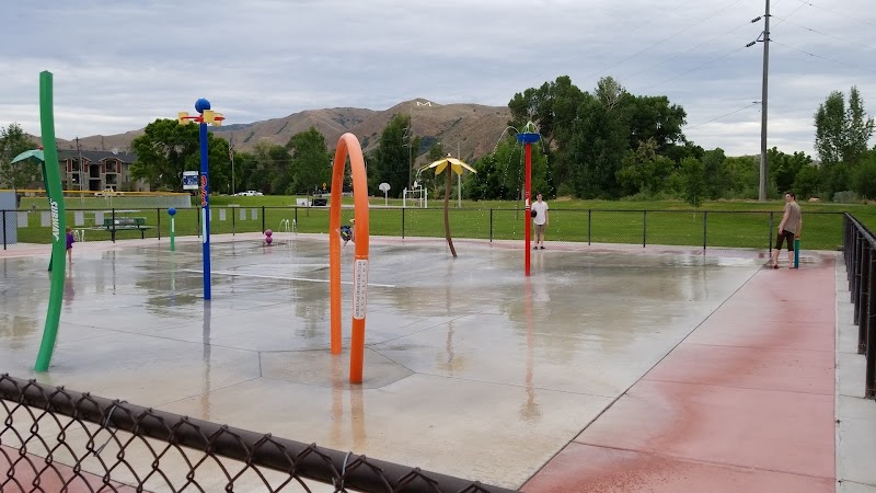 Riverside Park photo 3