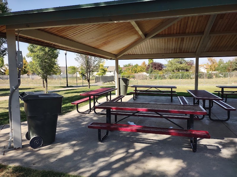 West Clinton Park photo 2